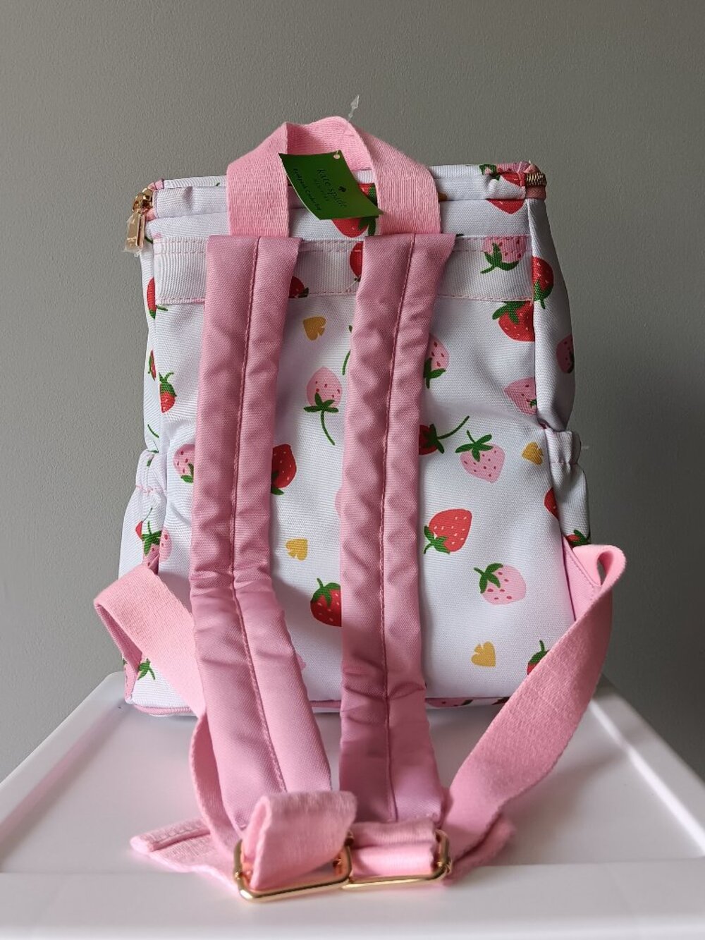 Kate Spade Cooler Backpack Strawberries White Pink Green Straps Insulated NEW - Picture 4 of 13